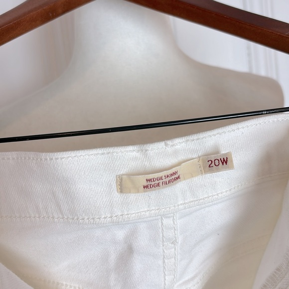 NWOT LEVIS wedgie skinny white jeans 22W - Picture 10 of 11